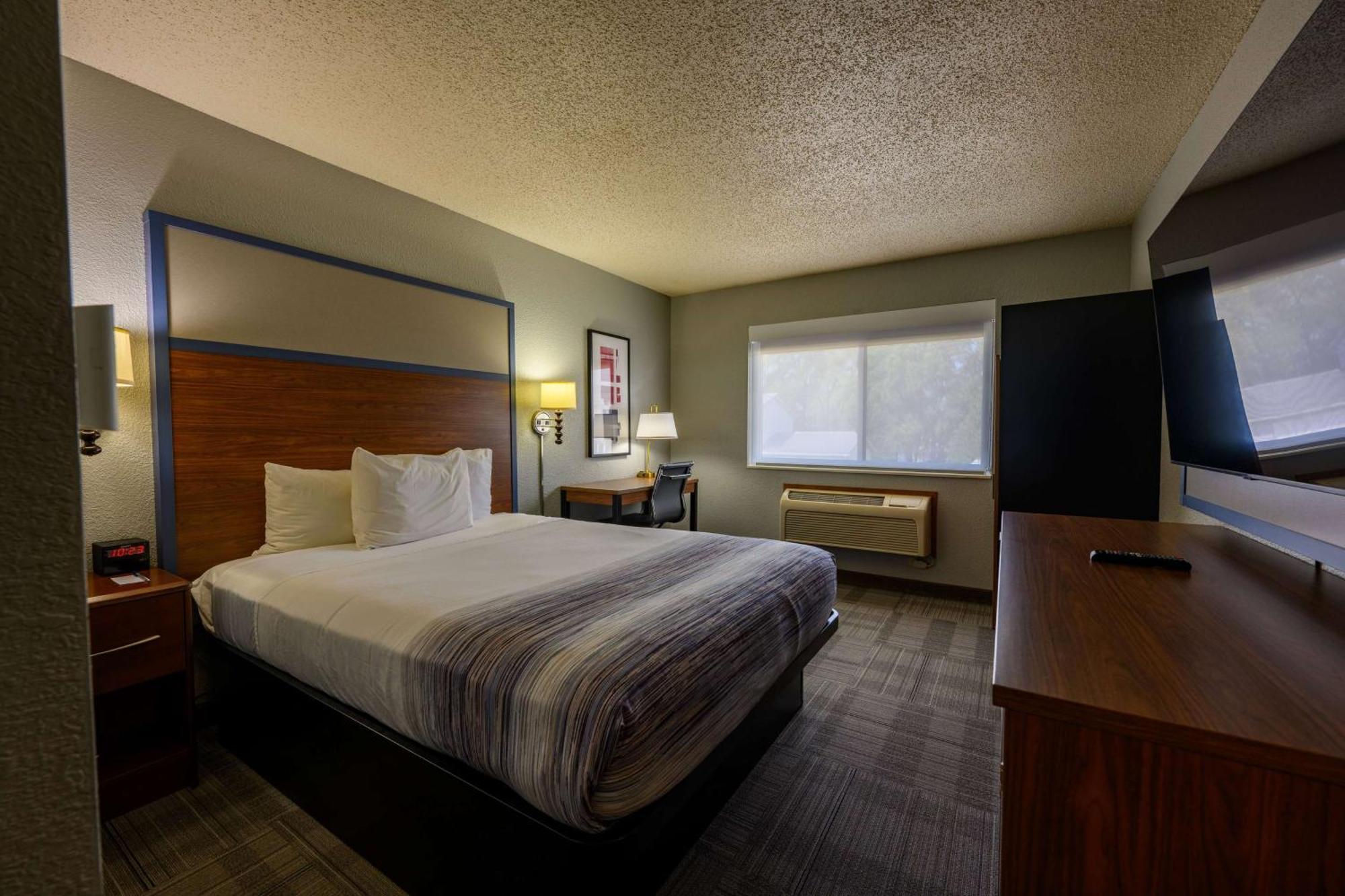 Americinn By Wyndham Monroe Exterior photo