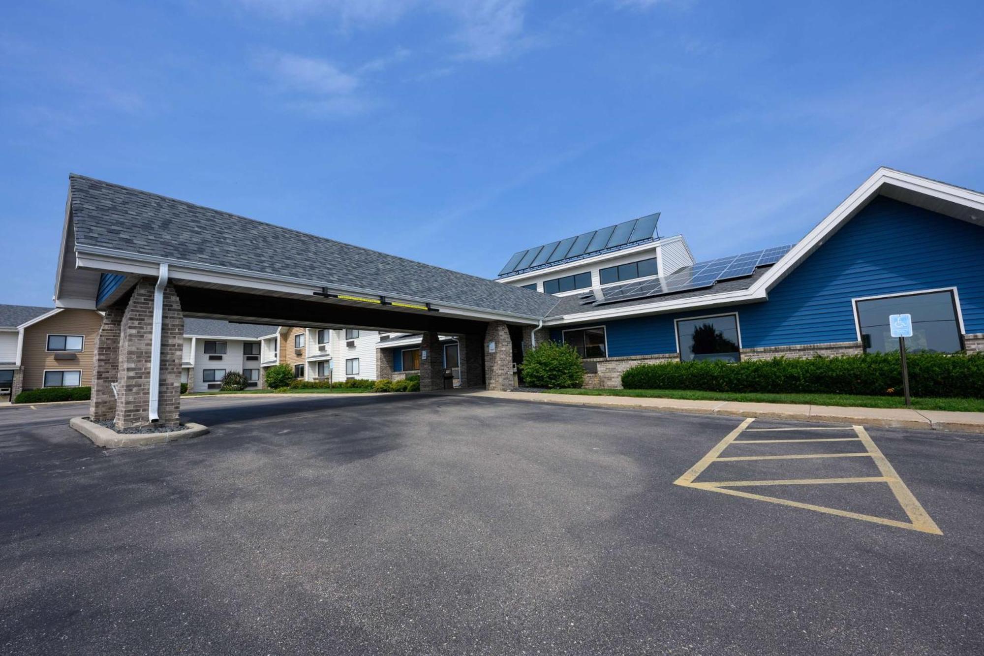 Americinn By Wyndham Monroe Exterior photo